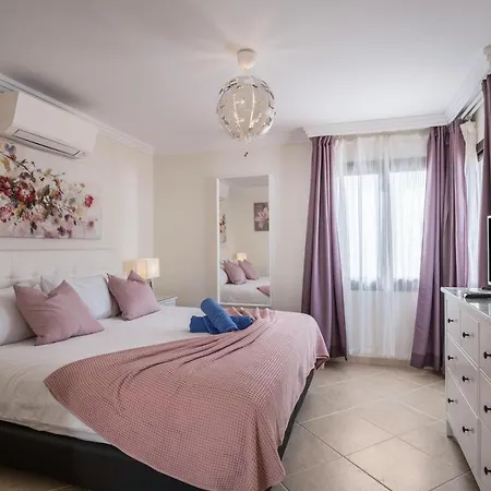 Casa Dubh Linn וילה פלאיה בלנקה