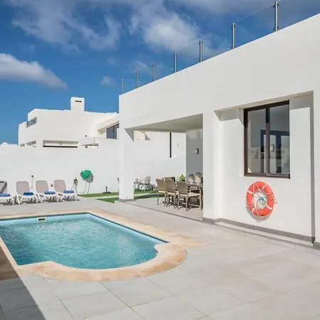 Casa Dubh Linn * פלאיה בלנקה