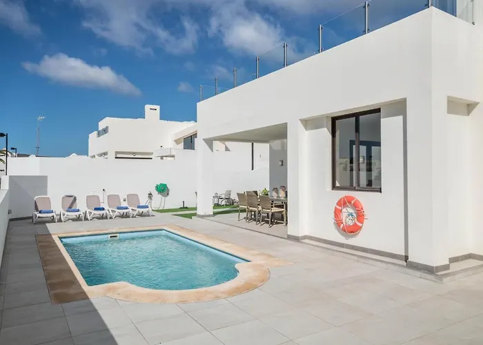 Casa Dubh Linn * פלאיה בלנקה